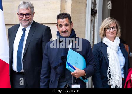 Paris, France. 30 septembre 2024. Patrick Privat, trésorier de l'union, Frédéric Souillot, secrétaire général de l'union, et Patricia Drevon, secrétaire confédéral de l'union, chargé de l'Organisation, des territoires d'outre-mer et des affaires juridiques, arrivent à l'hôtel de Matignon à Paris le 30 septembre 2024 pour rencontrer le premier ministre français. Photo de Alexis Jumeau/ABACAPRESS. COM Credit : Abaca Press/Alamy Live News Banque D'Images