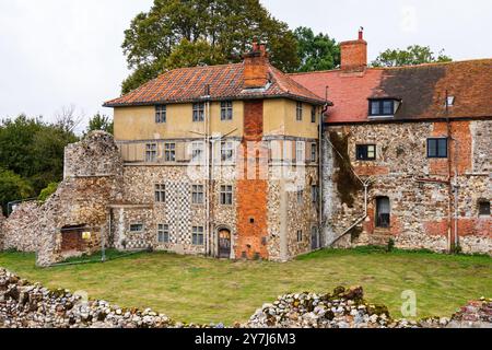 Ferme construite dans les ruines monastiques de l'abbaye de Leiston, construite en 1182 par Ranulf de Glanville. Dédié à Sainte Marie. Suffolk Banque D'Images