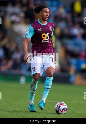 Bashir Humphreys de Burnley en action lors du match du Sky Bet Championship au Kassam Stadium, Oxford. Date de la photo : samedi 28 septembre 2024. Banque D'Images