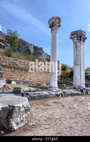 Colonnes au Ve siècle après JC, Basilique chrétienne (Basilique A), à l'ancienne ville de Philippi, près de Kavala en Macédoine orientale, Grèce septentrionale, Banque D'Images