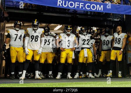 Indianapolis, Indiana, États-Unis. 29 septembre 2024. Pittsburgh Steelers dans le tunnel avant le match de la NFL contre les Colts d'Indianapolis au Lucas Oil Stadium à Indianapolis, Indiana. John Mersits/CSM/Alamy Live News Banque D'Images