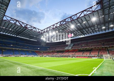 Milan, Italie. 27 septembre 2024. Une vue intérieure du stade San Siro pendant le match de football Serie A 2024/25 entre l'AC Milan et l'US Lecce. Crédit : SOPA images Limited/Alamy Live News Banque D'Images