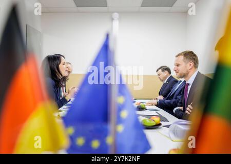 Annalena Baerbock Buendnis 90/Die Gruenen, Bundesaussenministerin, trifft Gabrielius Landsbergis, Aussenminister von Litauen, à Berlin, 30.09.2024. Fotografiert im Auftrag des Auswaertigen AMTES. Berlin Deutschland *** Annalena Baerbock Buendnis 90 Die Gruenen , ministre fédéral des Affaires étrangères, rencontre Gabrielius Landsbergis, ministre lituanien des Affaires étrangères, à Berlin, 30 09 2024 photographie au nom du ministère fédéral des Affaires étrangères Berlin Allemagne Copyright : xKiraxHofmann/AAX Banque D'Images