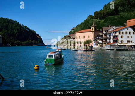 29-10-2024, vue sur la Pasaia Donibane, un petit village de pêcheurs situé à Guipuzkoa Banque D'Images