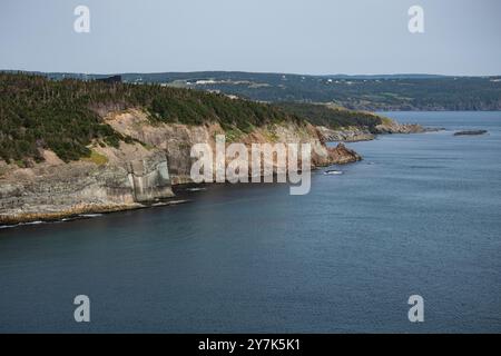 Vue de Middle Cove depuis Marine Drive à Logy Bay-Middle Cove-Outer Cove, Terre-Neuve-et-Labrador, Canada Banque D'Images