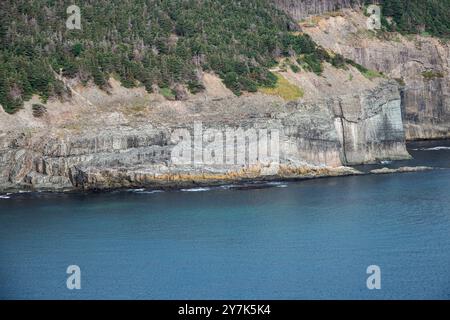 Vue de Middle Cove depuis Marine Drive à Logy Bay-Middle Cove-Outer Cove, Terre-Neuve-et-Labrador, Canada Banque D'Images