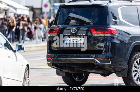 Zurich, Suisse, 29 avril 2023 : un Toyota Land Cruiser avec une plaque d'immatriculation ukrainienne. Les personnes originaires d'Ukraine ont reçu le statut de protection S dans SWI Banque D'Images