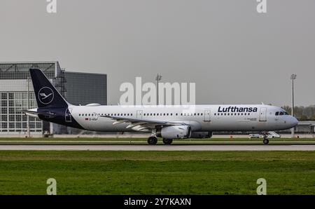 Munich, Allemagne, 8 avril 2024 : un Airbus A321-231 de Lufthansa décolle de l'aéroport de Munich. Enregistrement d-AISP. (Photo de Andreas Haas/dieBildmanufaktu Banque D'Images