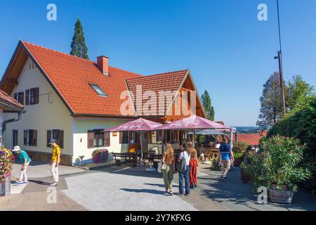 Sankt Stefan ob Stainz : taverne Heuriger au hameau Hochgrail, Schilcherland (région viticole de Schilcher) à Süd-Steiermark, Steiermark, Styrie, Autriche Banque D'Images