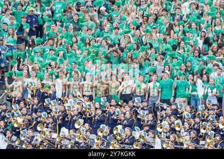 South Bend, Indiana, États-Unis. 28 septembre 2024. Lors d'un match de football de la NCAA entre les Cardinals de Louisville et les notre Dame Fighting Irish au notre Dame Stadium de South Bend, Indiana. John Mersits/CSM/Alamy Live News Banque D'Images