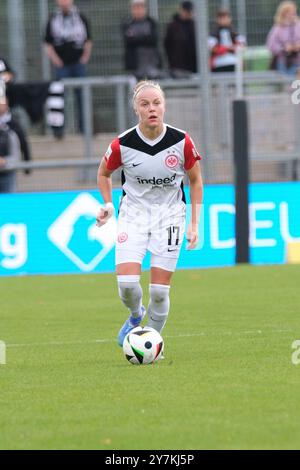 Pia-Sophie Wolter (Eintracht Frankfurt, #17) Am Ball, GER, Eintracht Frankfurt vs VfL Wolfsburg, Fussball, Google Pixel Frauen Bundesliga, 4. Spieltag, saison 2024/2025, 29.09.2024 LA RÉGLEMENTATION DFB INTERDIT TOUTE UTILISATION DE PHOTOGRAPHIES comme SÉQUENCES D'IMAGES et/ou QUASI-VIDÉO. Foto : Eibner-Pressefoto/Florian Wiegand Banque D'Images