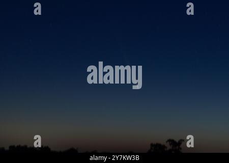 Cooma, Victoria, Australie, 1er octobre 2024 ; Comet, C/2023 A3 Tsuchinshan-ATLAS capturé dans le ciel tôt le matin environ une heure avant le lever du soleil crédit P.j.Hickox/Alamy Live News Banque D'Images