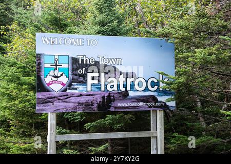 Bienvenue à la ville de Flat Rock signe sur NL 20 à Terre-Neuve-et-Labrador, Canada Banque D'Images