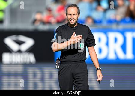 Liga - SV Wehen Wiesbaden - VfL Osnabrück AM 28.09.2024 in der BRITA-Arena in Wiesbaden Schiedsrichter Alt, Patrick Foto : osnapix Banque D'Images