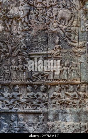 Sculptures en pierre complexes dans le temple de Ta Prohm à Angkor, Siem Reap, Cambodi Banque D'Images