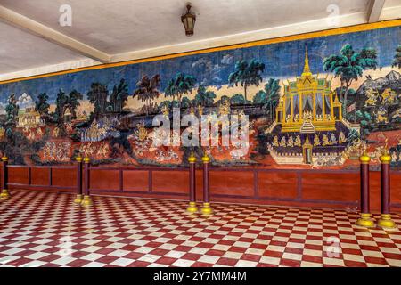 Galerie de fresques Ramayana dans le Palais Royal, Phnom Penh, Cambodge Banque D'Images