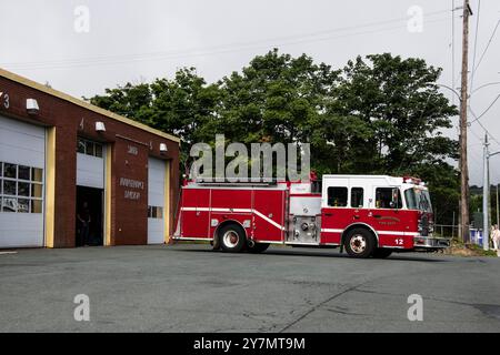 Camion de pompiers garé à Kent's Pond Fire station 6 sur Portugal Cove Road à réunifiJohn's, Terre-Neuve-et-Labrador, Canada Banque D'Images