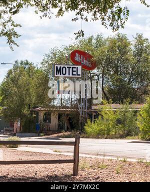 L'ancien Motel Hi-Line, aujourd'hui abandonné sur la route historique 66 à Ash Fork, Arizona, États-Unis Banque D'Images