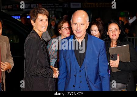 Christoph Maria Herbst mit Ehefrau Gisi Herbst BEI der Premiere des Kinofilms Der Buchspazierer in der Lichtburg. Essen, 30.09.2024 *** Christoph Maria Herbst avec sa femme Gisi Herbst à la première du film Der Buchspazierer à Lichtburg Essen, 30 09 2024 Foto:XT.xSchröerx/xFuturexImagex buchspazierer 4936 Banque D'Images