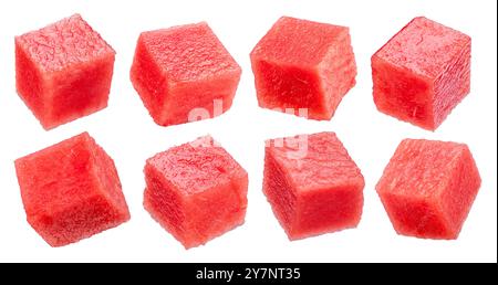 Ensemble de cubes de pastèque isolés sur fond blanc. Le fichier contient des chemins de détourage. Banque D'Images