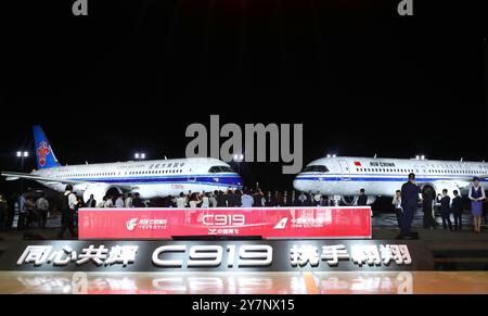 Pékin, Chine. 28 août 2024. Cette photo montre une vue de la cérémonie de livraison du gros avion de passagers chinois C919 dans un centre de fabrication de commercial Aircraft Corporation of China, Ltd (COMAC) à Shanghai, dans l'est de la Chine, le 28 août 2024. Crédit : Fang Zhe/Xinhua/Alamy Live News Banque D'Images