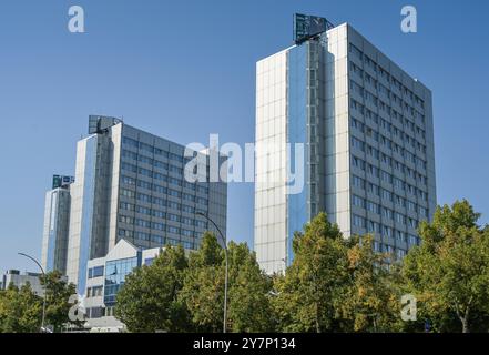 City Hotel Berlin East, futur logement pour réfugiés, Landsberger Allee, Lichtenberg, Berlin, Allemagne, künftige Unterkunft für Flüchtlinge, Deuts Banque D'Images