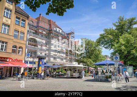 Scène de rue Alt-Tegel, Tegel, Reinickendorf, Berlin, Allemagne, Straßenszene Alt-Tegel, Allemagne Banque D'Images