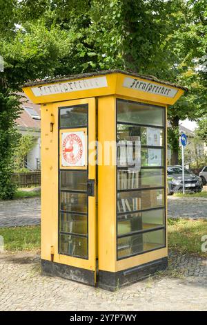 Cabine téléphonique, Alt-Lübars, Lübars, Reinickendorf, Berlin, Allemagne, Telefonzelle, Deutschland Banque D'Images