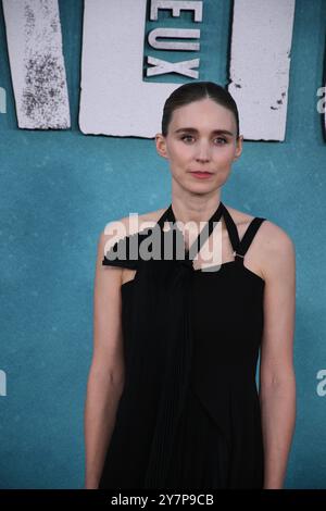 Hollywood, Californie, USA 30 septembre 2024 L'actrice Rooney Mara assiste à Warner Bros Pictures présente la première américaine de Joker folie A deux au TCL Chinese Theatre le 30 septembre 2024 à Hollywood, Californie, États-Unis. Photo de Barry King/Alamy Live News Banque D'Images