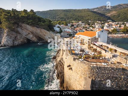 Vue depuis un château Kastio à Petrovac, Monténégro. Banque D'Images