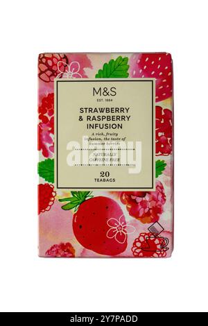 Fort de Marks & Spencer & fraises infusion Framboise sans caféine naturellement les sachets - une riche infusion fruitée le goût de fruits d'été Banque D'Images