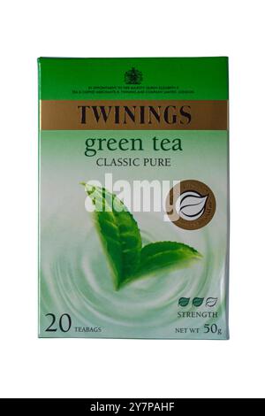 Boîte de Twinings thé vert classique sachets de thé pur sachets de thé isolés sur fond blanc - tous les ingrédients naturels une source d'antioxydants Banque D'Images