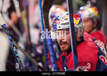 Tobias Rieder, EHC RB MUC 8 dans le match amical du Global Series Challenge EHC RB MUENCHEN - BUFFALO SABRES 0-5 au SAP Garden à Munich, Allemagne, le 27 septembre 2024. Saison 2024/2025, journée x, photographe : Peter Schatz Banque D'Images