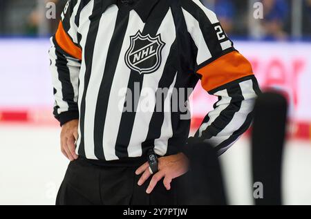 Munich, Allemagne. 27 septembre 2024. Arbitre de la LNH dans le match amical du Global Series Challenge EHC RB MUENCHEN - BUFFALO SABRES 0-5 au SAP Garden à Munich, Allemagne, le 27 septembre 2024. Saison 2024/2025, Journée x, photographe : ddp images/STAR-images crédit : ddp Media GmbH/Alamy Live News Banque D'Images