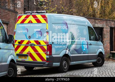 Fourgonnette haut débit à fibres optiques complètes à Liverpool, Angleterre, Royaume-Uni Banque D'Images