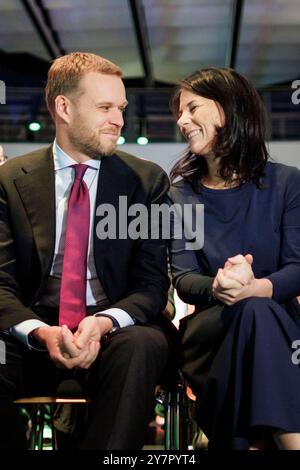 Annalena Baerbock Buendnis 90/Die Gruenen, Bundesaussenministerin, trifft Gabrielius Landsbergis, Aussenminister von Litauen, à Berlin, 30.09.2024. Fotografiert im Auftrag des Auswaertigen AMTES. Berlin Deutschland *** Annalena Baerbock Buendnis 90 Die Gruenen , ministre fédéral des Affaires étrangères, rencontre Gabrielius Landsbergis, ministre lituanien des Affaires étrangères, à Berlin, 30 09 2024 photographie au nom du ministère fédéral des Affaires étrangères Berlin Allemagne Copyright : xKiraxHofmann/AAX Banque D'Images