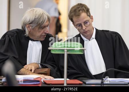 Gand, Belgique. 1er octobre 2024. L’avocat Walter Van Steenbrugge photographié lors du tirage au sort du jury dans le procès de S. Marchand, à Gand, mardi 01 octobre 2024. L'homme de 42 ans est accusé de meurtre en 2022 dans le quartier de Lokeren à Eksaarde de son rival d'amour Frank de Vleeschauwer, de tentative de meurtre sur sa petite amie avec qui il avait une liaison, et de traquer les deux victimes. BELGA PHOTO DAVID PINTENS crédit : Belga News Agency/Alamy Live News Banque D'Images