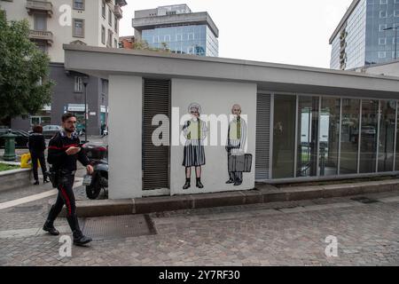 Milan, Italie. 1er octobre 2024. Alessandro Palombo graffito Segre Piazzale Loreto Milano - Italia - Cronaca Martedì, 10 Ottobre, 2024 (Foto di Marco Ottico/Lapresse) Alessandro Palombo Graffiti Segre Loreto Square Milan, Italie - Actualités mardi, 01 octobre, 2024 (photo de Marco Ottico/Lapresse) crédit : LaPresse/Alamy Live News Banque D'Images