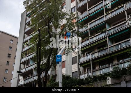 Milan, Italie. 1er octobre 2024. Taglio alberi in via Fabio Filzi Milano - Italia - Cronaca Martedì, 01 Ottobre, 2024 (Foto di Marco Ottico/Lapresse) coupe d'arbres in via Fabio Filzi Milan, Italie - Actualités mardi, 01 octobre, 2024 (photo de Marco Ottico/Lapresse) crédit : LaPresse/Alamy Live News Banque D'Images