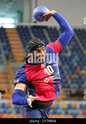 Neu Kairo, Egypte. 1er octobre 2024. Handball, Super Globe IHF, finale, demi-finale, FC Barcelona - Telekom Veszprem. Le Dika Mem de Barcelone en action. Crédit : Khaled Elfiqi/dpa/Alamy Live News Banque D'Images