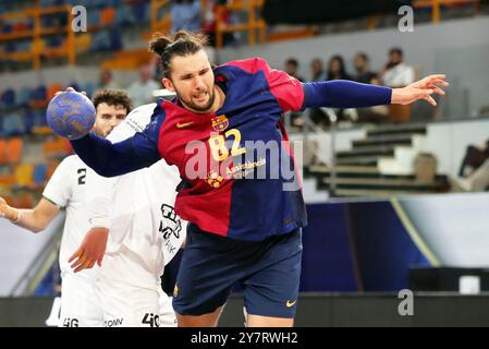 Neu Kairo, Egypte. 1er octobre 2024. Handball, Super Globe IHF, finale, demi-finale, FC Barcelona - Telekom Veszprem. Luis Frade de Barcelone en action. Crédit : Khaled Elfiqi/dpa/Alamy Live News Banque D'Images