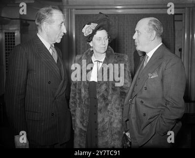 LE PREMIER MINISTRE D'ULSTER À LONDRES POUR UNE TOURNÉE aux États-Unis ET AU CANADA 29 mars 1950 le très honorable Sir Basil Brooke, premier ministre d'Irlande du Nord, a prononcé une conférence de presse au bureau de l'agent du gouvernement d'Irlande du Nord, 13 Regent Street, Londres aujourd'hui (mercredi), lors de sa prochaine tournée aux États-Unis et au Canada, au cours de laquelle il sera accompagné de Lady Brooke. Sir Basil et Lady Brooke visiteront un certain nombre de villes nord-américaines en avril et mai et, en plus de remplir d'autres engagements, le premier ministre discutera avec des industriels américains de la possibilité de le faire Banque D'Images