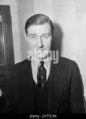 Norman Yardley était un joueur de cricket anglais qui a joué pour l'Université de Cambridge, le Yorkshire County Cricket Club et l'Angleterre, en tant que batteur droitier et joueur occasionnel de bowling. 30 mars 1950 Banque D'Images