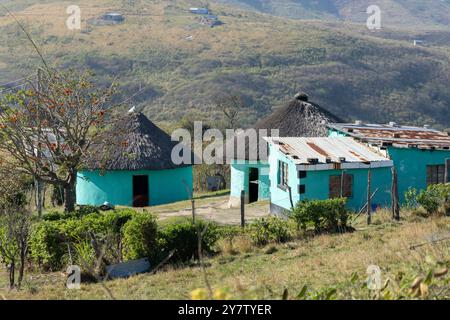 Voyage à la Wild Coast, Afrique du Sud, de Port St Johns à East London, en passant par des villages caractéristiques avec des collines verdoyantes surmontées de co Banque D'Images
