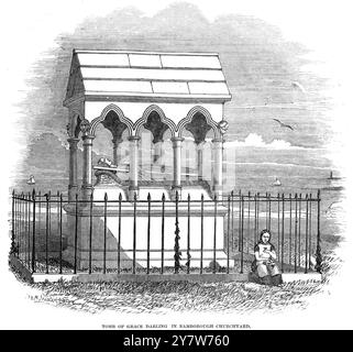 Tombe de Grace Darling dans le cimetière de Bamborough, sur la côte de Northumbria, Angleterre. Grace dont les grands efforts sur le naufrage du SS Forfarshire, en septembre 1838, resteront longtemps dans les mémoires parmi de nombreux autres exemples de son humanité héroïque. Poor Grace meurt de comsommation, à un âge précoce, le 20 octobre 1842, âgée de 26 ans ; elle est originaire de l'ancienne ville de Bamborough, et est logée, vêtue et éduquée à l'école du château de Bamborough.22 janvier 1848 Banque D'Images