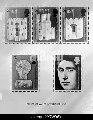 Ces 5 timbres spéciaux doivent être émis le 1er juillet 1969 pour commémorer l'investiture du prince de Galles. Une série de 3 timbres à 5 penny (en haut) représente des parties du château de Caernarvon associées à la cérémonie d'investiture. De gauche à droite : la porte du Roi, la Tour de l'Aigle et la porte de la Reine Eleanor. Le timbre 9d illustre une croix celtique de l'abbaye de Margam, à Glamorgan - un bel exemple de gallois La valeur 1s montre un portrait du prince Chalres, le prince de Galles. Chaque timbre - dévoilé au siège du GPO à Londres cet après-midi - a les versions galloise et anglaise des mots Prince Banque D'Images