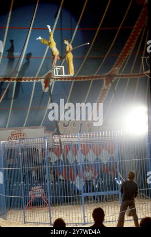 Cirque de Gerry Cottle - haut fil Act o Banque D'Images