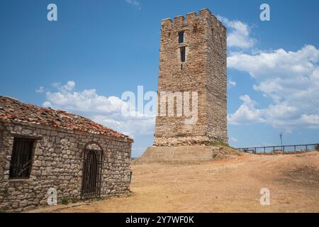 Nea Fokaia : Byzantine Tower (composé Paul). Halkidiki, Grèce Banque D'Images