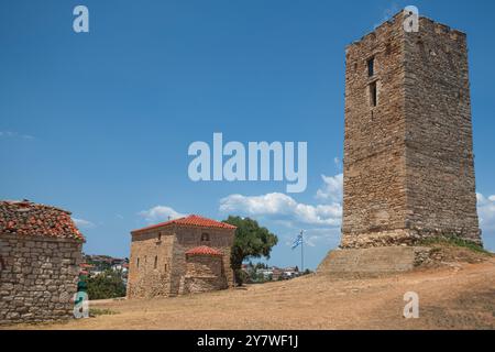 Nea Fokaia : Byzantine Tower (composé Paul). Halkidiki, Grèce Banque D'Images