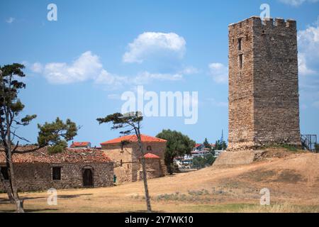 Nea Fokaia : Byzantine Tower (composé Paul). Halkidiki, Grèce Banque D'Images